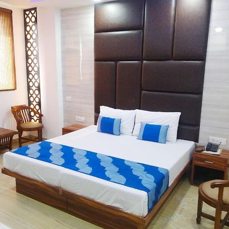 Hotel Spb 87 Near Karol Bagh Metro Station Delhi Luaran gambar