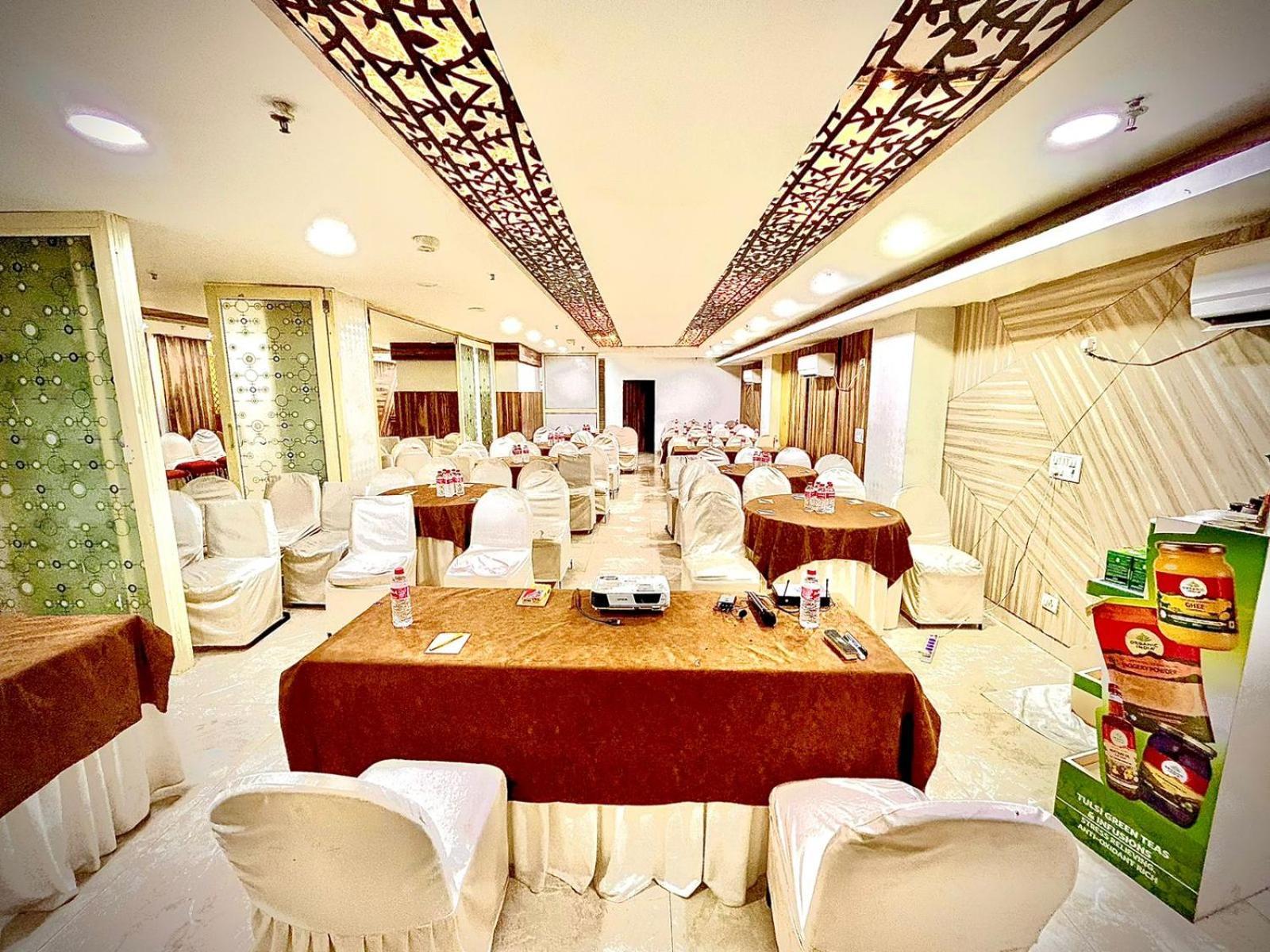 Hotel Spb 87 Near Karol Bagh Metro Station Delhi Luaran gambar