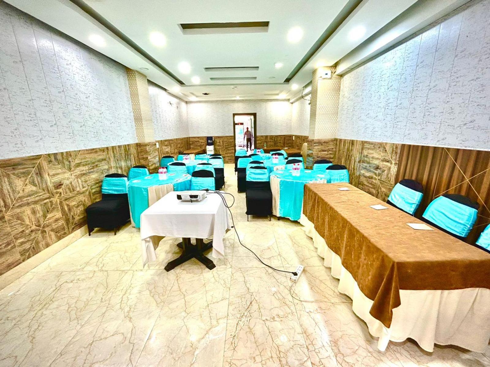 Hotel Spb 87 Near Karol Bagh Metro Station Delhi Luaran gambar