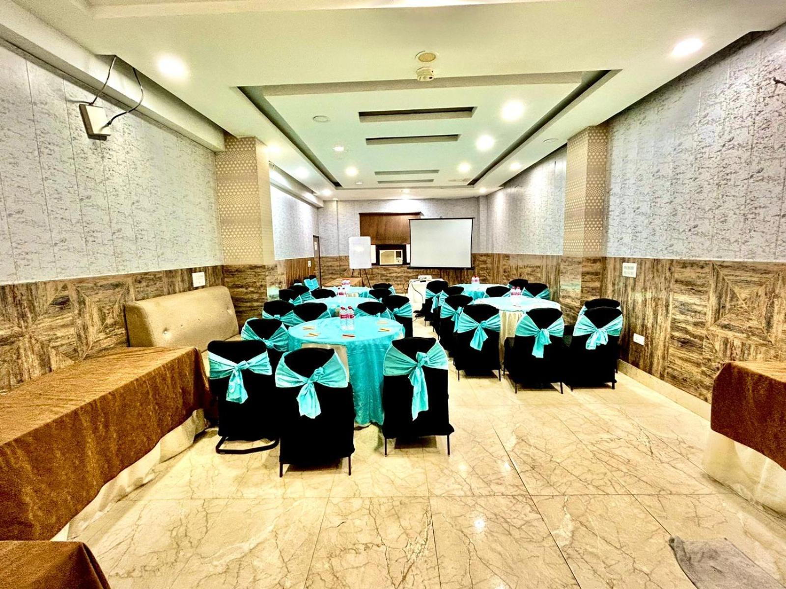 Hotel Spb 87 Near Karol Bagh Metro Station Delhi Luaran gambar