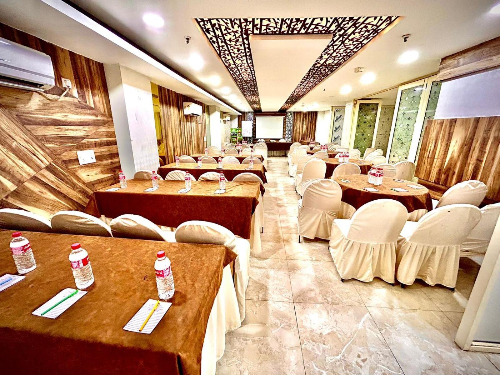 Hotel Spb 87 Near Karol Bagh Metro Station Delhi Luaran gambar