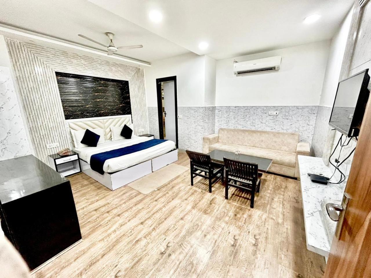 Hotel Spb 87 Near Karol Bagh Metro Station Delhi Luaran gambar