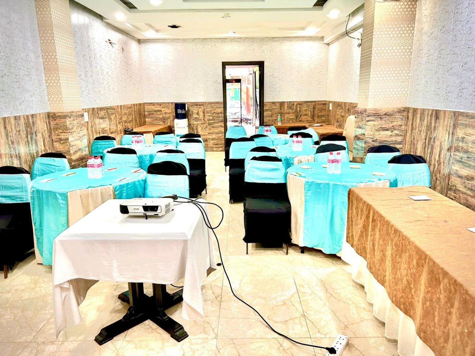 Hotel Spb 87 Near Karol Bagh Metro Station Delhi Luaran gambar