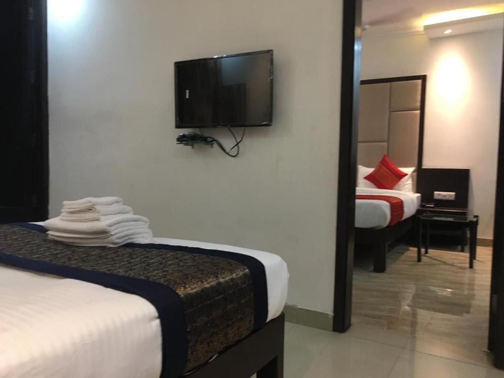 Hotel Spb 87 Near Karol Bagh Metro Station Delhi Luaran gambar