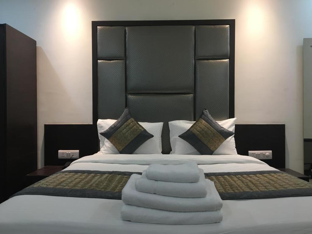 Hotel Spb 87 Near Karol Bagh Metro Station Delhi Luaran gambar