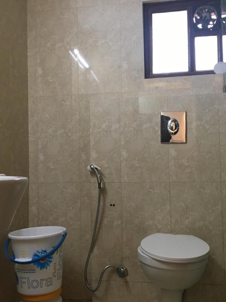 Hotel Spb 87 Near Karol Bagh Metro Station Delhi Luaran gambar