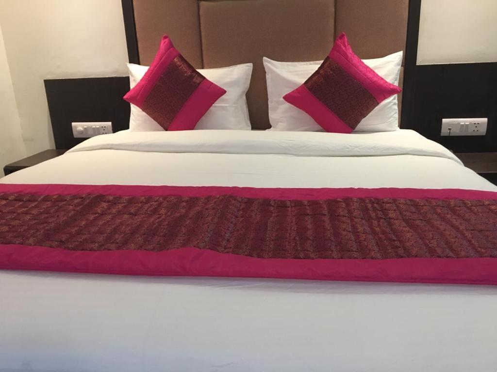 Hotel Spb 87 Near Karol Bagh Metro Station Delhi Luaran gambar