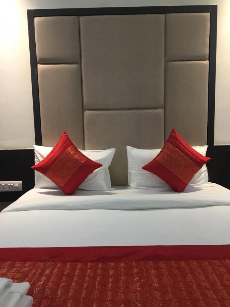 Hotel Spb 87 Near Karol Bagh Metro Station Delhi Luaran gambar