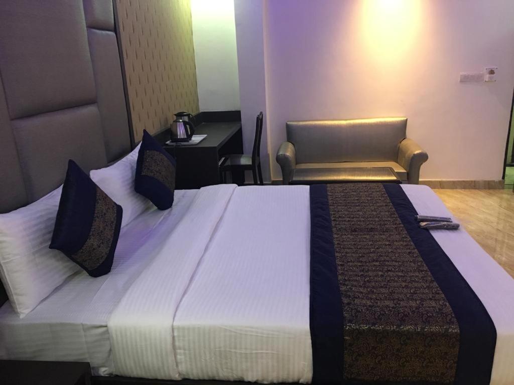 Hotel Spb 87 Near Karol Bagh Metro Station Delhi Luaran gambar