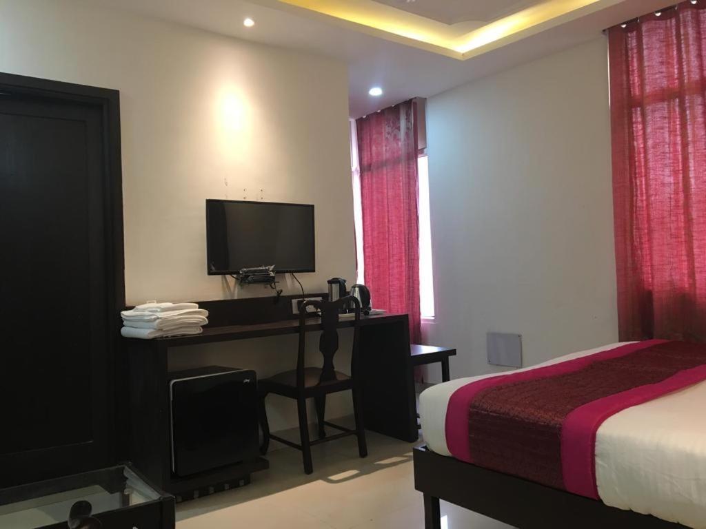 Hotel Spb 87 Near Karol Bagh Metro Station Delhi Luaran gambar
