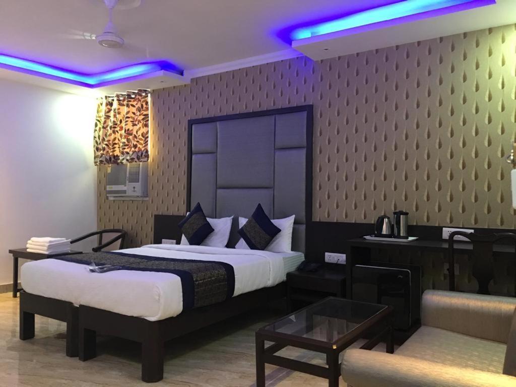 Hotel Spb 87 Near Karol Bagh Metro Station Delhi Luaran gambar