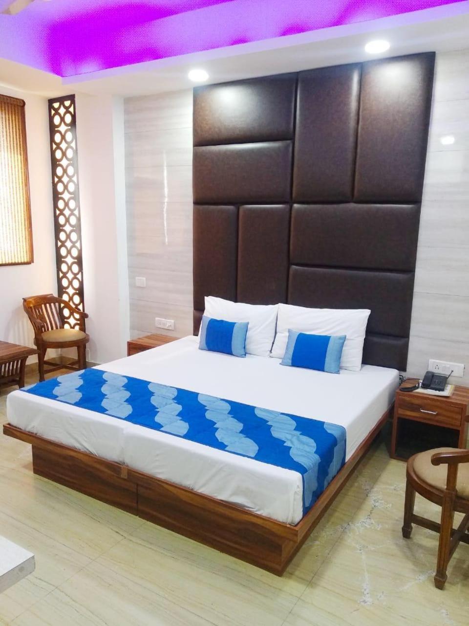 Hotel Spb 87 Near Karol Bagh Metro Station Delhi Luaran gambar